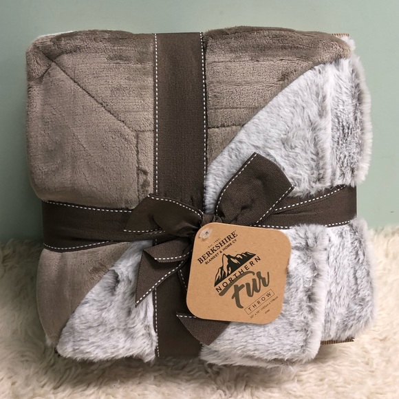 Berkshire Other - Berkshire Northern Fur Throw (PM_B44)